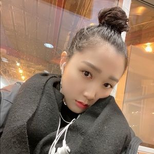 Meet your Posher, Alyssa